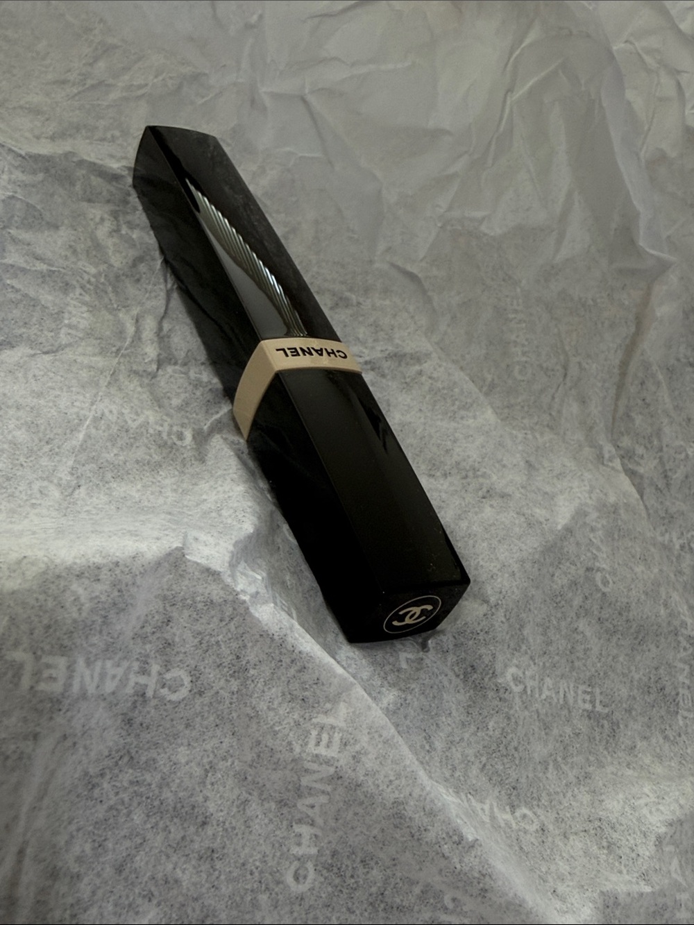 CHANEL Les Beiges Volume and Definition Mascara - Picture 6 of 7
